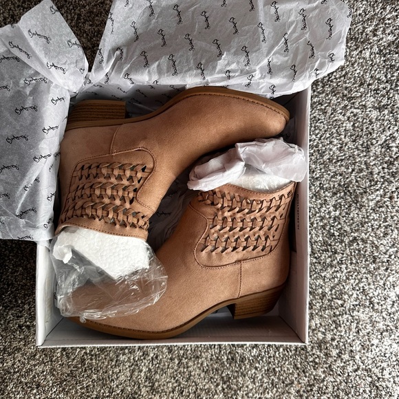 Quipid Braided Western Bootie Warm Taupe Suede Sochi size 7 Brand new - Picture 4 of 6